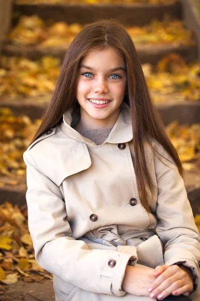 Portrait Beautiful Young Brunette Little Girl Autumn Park Outdoors — Stock Photo, Image