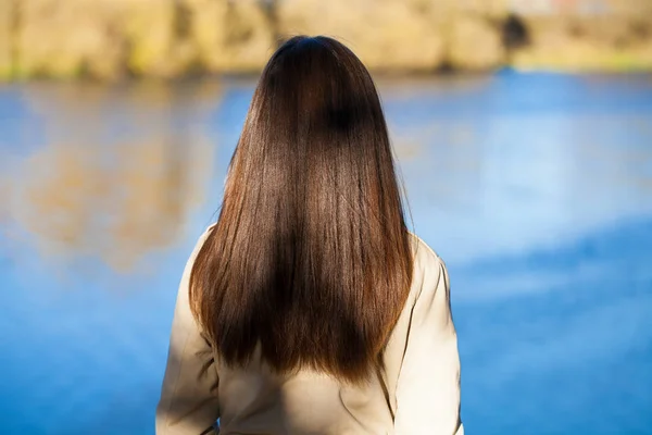 Achteraanzicht Haar Schoonheid Little Girl Model Straat Buitenshuis — Stockfoto