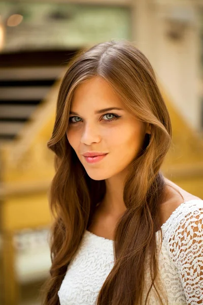 Portrait Close Young Beautiful Woman — Stock Photo, Image