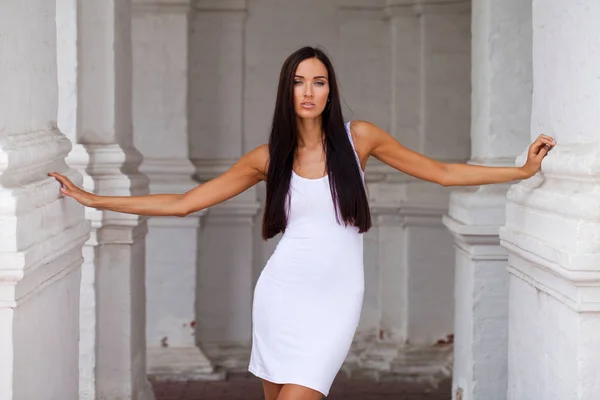 Portrait Close Young Beautiful Woman White Dress — Stock Photo, Image