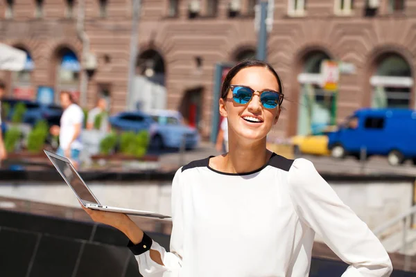 Portrait Young Businesswoman Working Laptop — Stock Photo, Image