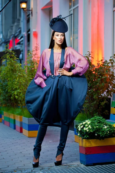 Young Beautiful Model Stylish Designer Clothes Posing Street Evening — Stock Photo, Image