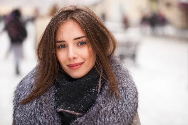 Portrait Young Brunette Woman Gray Coat Fur Collar Red Square — Stock Photo, Image