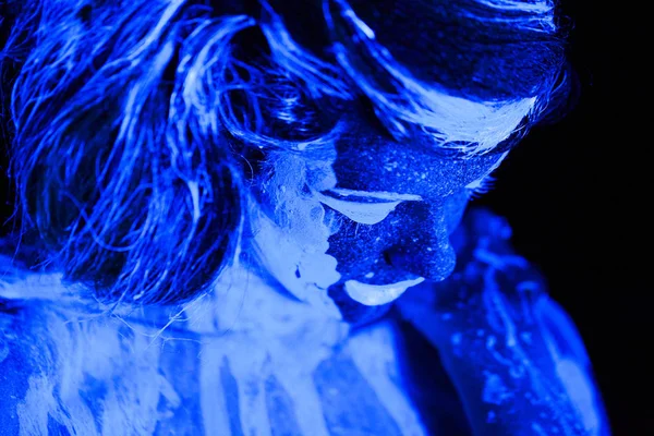 Retrato Uma Jovem Pintada Tinta Ultravioleta — Fotografia de Stock