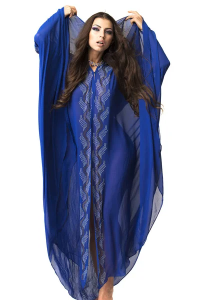 Jovem Mulher Árabe Vestido Azul Longo Isolado Fundo Branco — Fotografia de Stock