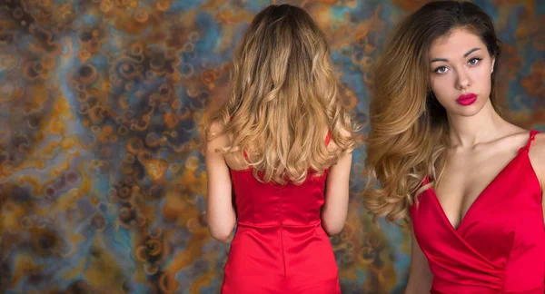 Коллаж Двух Сексуальных Блондинок Женщина Длинные Волнистые Волосы Вид Сзади — стоковое фото