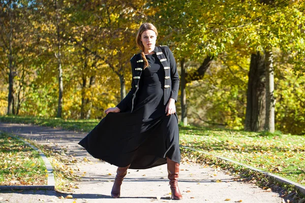 Full Body Young Beautiful Blonde Woman Long Black Dress Autumn — Stock Photo, Image