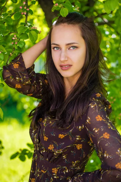 Close Van Portret Van Mooie Jonge Gelukkig Brunette Vrouw Sexy — Stockfoto