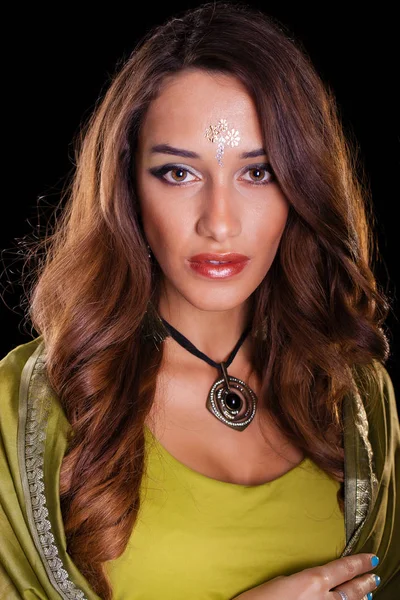 Magnifique Portrait Femme Indienne Mode Avec Accessoires Orientaux Boucles Oreilles — Photo