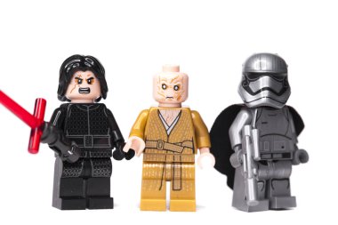 Rus, Samara - 17 Ocak 2019. LEGO Star Wars. Minifigures Star Wars karakterleri - Bölüm 8, Kylo Ren, Phasma, Snoke