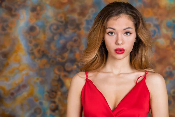 Fille Très Sexy Sensuelle Aux Cheveux Blonds Aux Lèvres Rouges — Photo