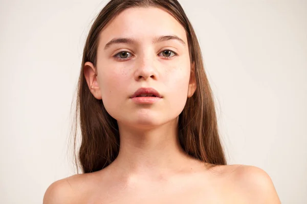 Portrait Une Jeune Adolescente Gros Plan Sans Maquillage — Photo