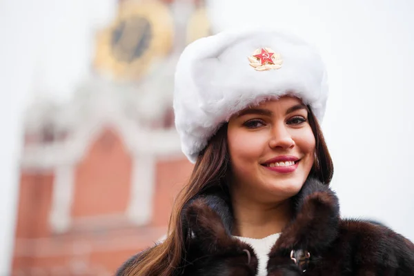 Bellezza Russa Ritratto Una Giovane Bella Ragazza Con Cappello Bianco — Foto Stock