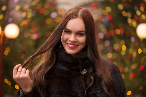 Portrait Young Beautiful Brunette Woman Mink Fur Coat Posing Winter — Stock Photo, Image