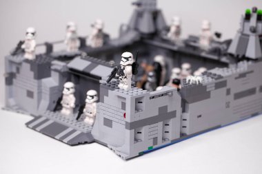 Rus, Samara - 6 Şubat 2019. LEGO Star Wars. Tasarımcı ev yapımı askeri temel Stormtrooper ilk orderpisode 8
