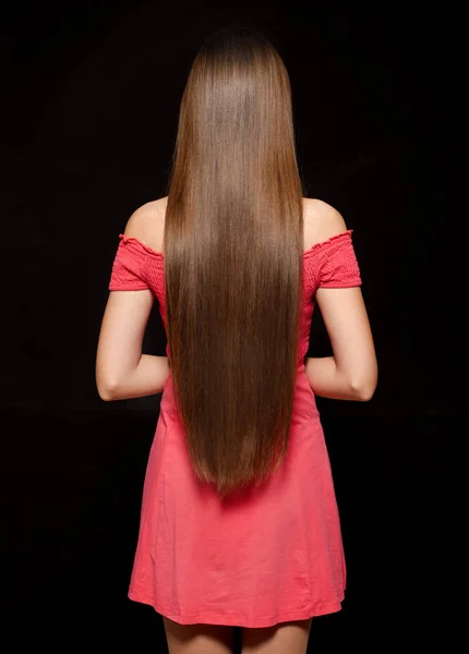 Feminino Cabelo Longo Morena Visão Traseira Isolado Fundo Escuro — Fotografia de Stock