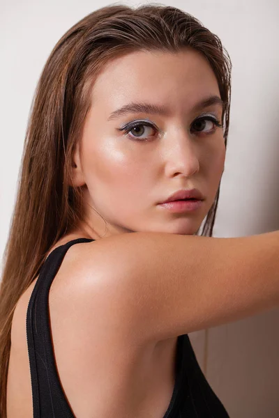 Make Closeup Portret Van Een Mooie Jonge Brunette Vrouw — Stockfoto