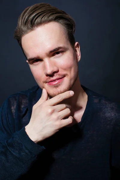 Studio Portrait Young Man Dark Background — Stock Photo, Image