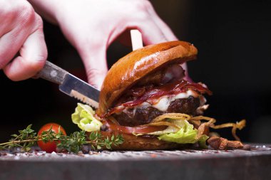 Fast food geleneksel lezzetli hamburger ile