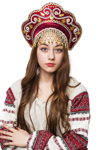 Traje popular ruso tradicional, retrato de una joven hermosa — Foto de Stock