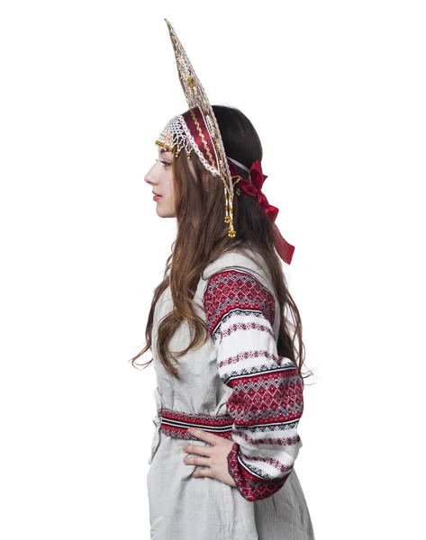 Costume folklorique russe traditionnel, portrait d'une jeune belle — Photo
