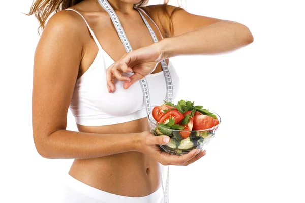 Salada dietética e figura feminina delgada — Fotografia de Stock