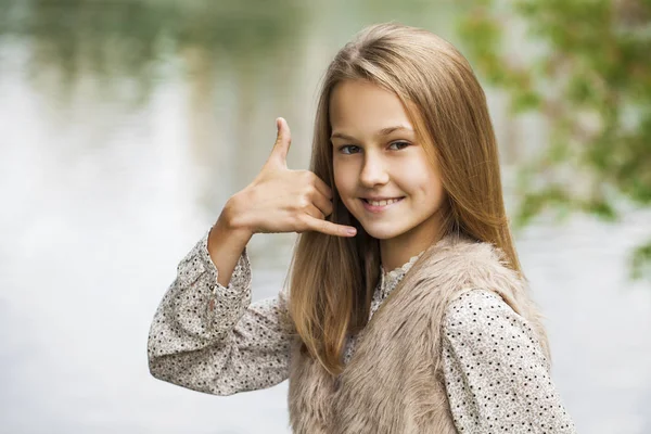 Llámame niña bonita. — Foto de Stock