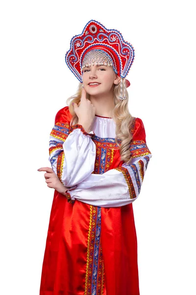 Russische folkloristische klederdracht, portret van een jonge mooie — Stockfoto