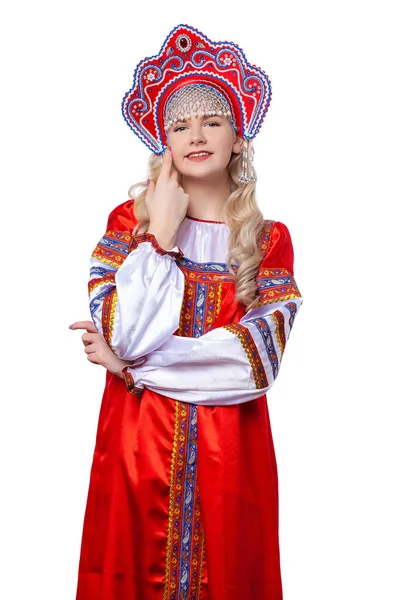 Russische folkloristische klederdracht, portret van een jonge mooie — Stockfoto