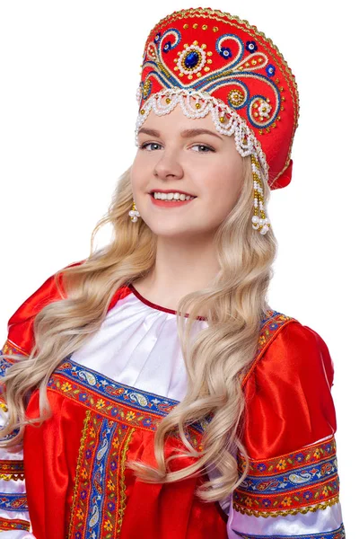 Παραδοσιακή Ρωσική λαϊκή φορεσιά, πορτρέτο του μια όμορφη νεαρή — Φωτογραφία Αρχείου