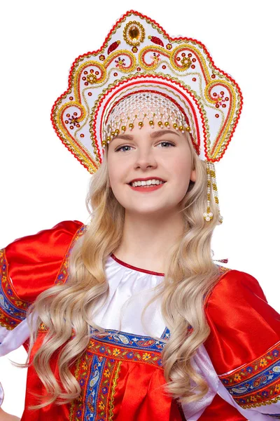 Traditionelle russische Tracht, Porträt einer jungen Schönen — Stockfoto