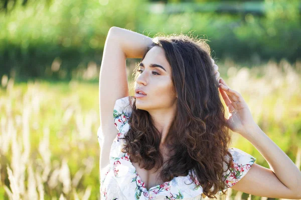 Portrait close up of young beautiful brunette woman — Stock Photo, Image