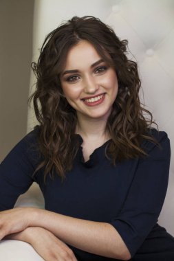 Güzellik makyaj. Yakın yukarı güzel esmer moda kız