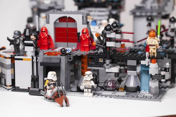 Rusya, 05 Nisan 2019. Oluşturucu Lego ev yapımı askeri üs,