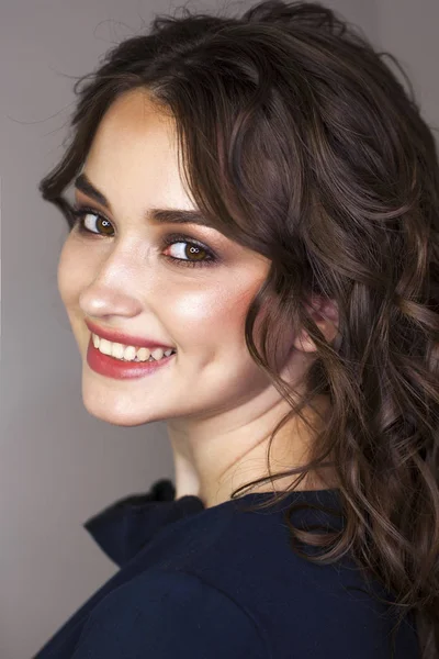 Make-up schoonheid. Close-up mooie brunette mode meisje — Stockfoto