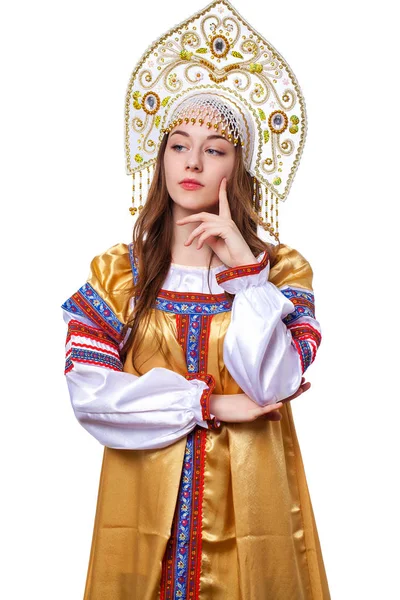 Russische folkloristische klederdracht, portret van een jonge mooie — Stockfoto