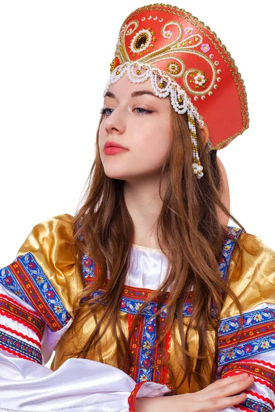 Russische folkloristische klederdracht, portret van een jonge mooie — Stockfoto