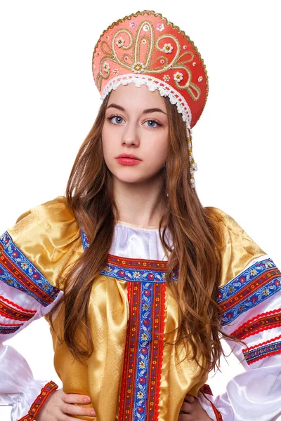 Traditionelle russische Tracht, Porträt einer jungen Schönen — Stockfoto