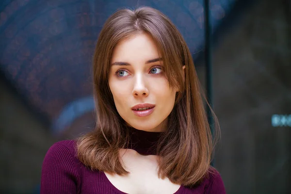 Portrait of beautiful young happy woman — Stock Photo, Image