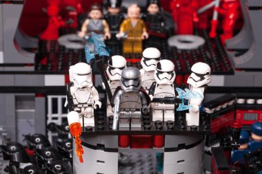 Rusça, Samara - 8 Şubat 2019. Lego Yıldız Savaşları. Mini figürler 