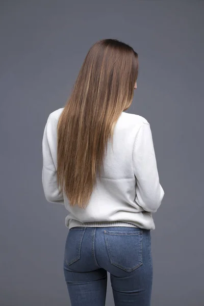 Feminino Cabelo longo morena, visão traseira — Fotografia de Stock