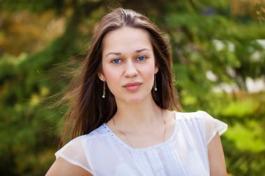 güzel genç mutlu kadın portresi 