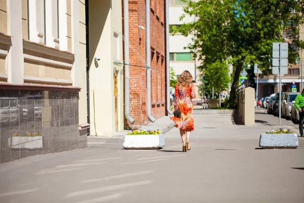 A fiatal, szép, szőke nő közelről portré — Stock Fotó