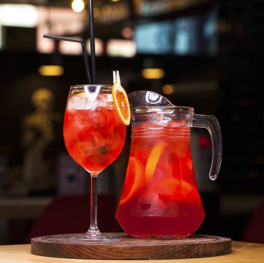 Soğuk limonata ile Jug