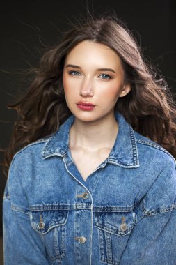 Kapatın kadar moda modeli olun