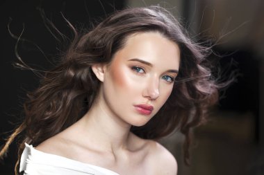 Kapatın kadar moda modeli olun