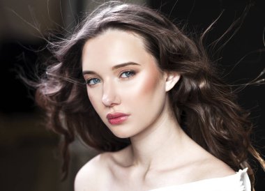 Kapatın kadar moda modeli olun