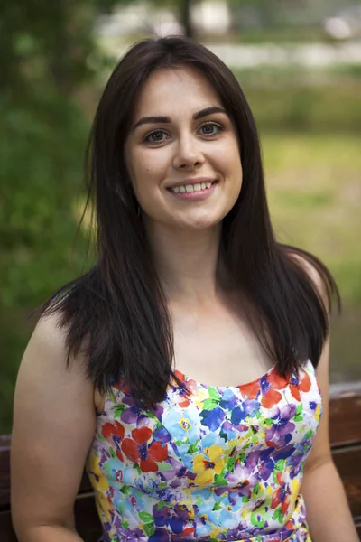 Portrait of beautiful young happy woman — Stock Photo, Image