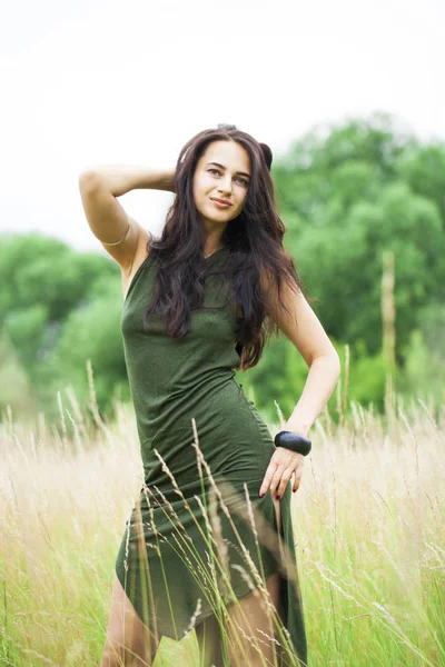 Portrait close up of young beautiful brunette woman — Stock Photo, Image