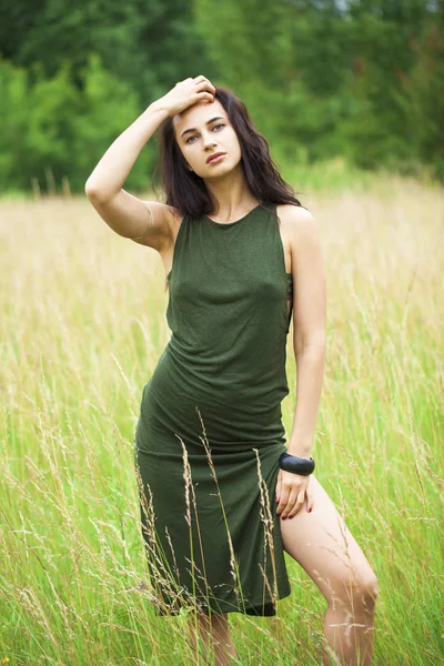 Portrait close up of young beautiful brunette woman — Stock Photo, Image